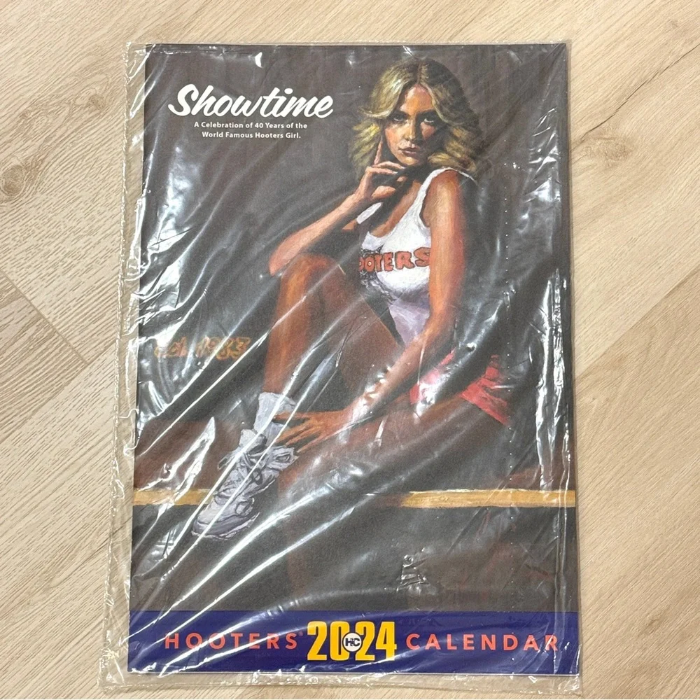 HOOTERS 2024 Calendar and Can Collie Combo Set NWT